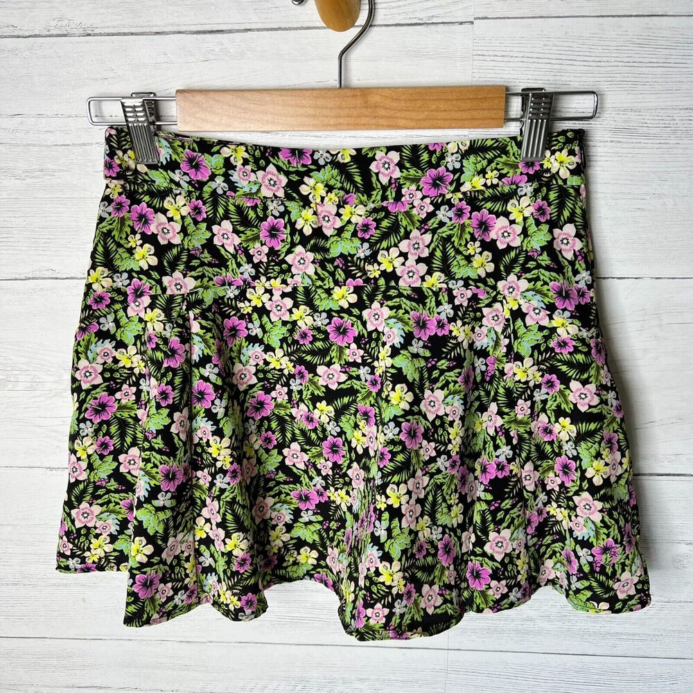 Zara Skirt/Skort Womens Size Small Black Floral Mini Cottagecore Springtime